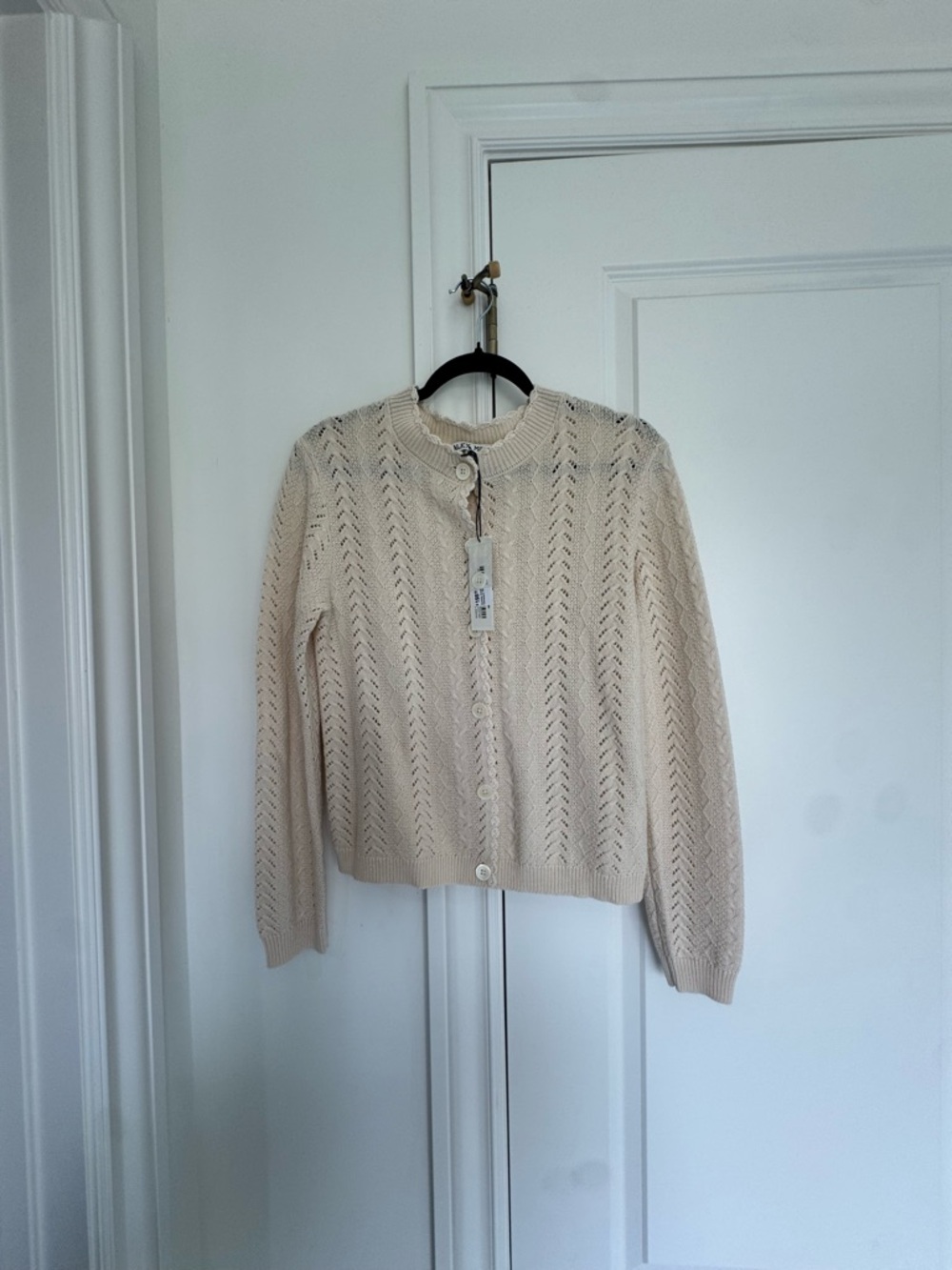 Alex Mill Annalise Cardigan
NWT
COLOR: CHAMPAGNE 
XS